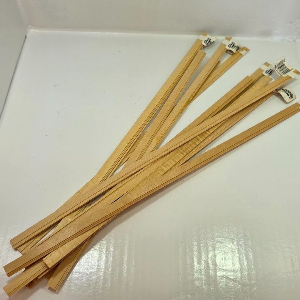 VTG Houseworks Dollhouse Crown Molding 3/8" x 3/8" x 18" & 16" 14 Pieces in Lot